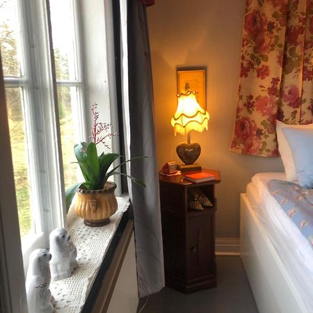 Bjoersjoeas Vildmark - Room In The Main House Olofstorp Exterior photo
